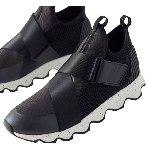 SOREL Kinetic Sneaker Size 10 - Picture 1 of 9